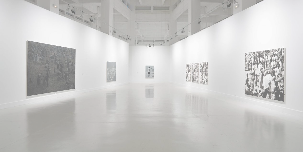 Salle d'exposition d'une galerie d'art